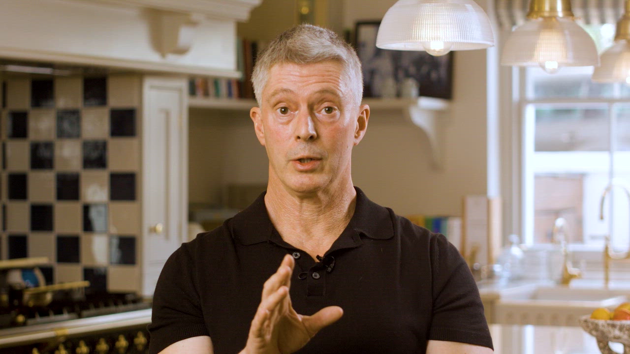 How to lose weight safely through nutrition – video with Dr Ravi Assomull