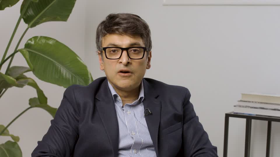 What is the difference between palpitations and an irregular heart beat? – video with Dr Ravi Assomull